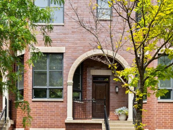 2631 N Hartland Court, Chicago, IL 60614