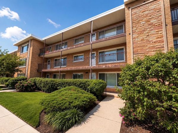 4923 N Harlem Avenue, Unit 1, Chicago, IL 60656