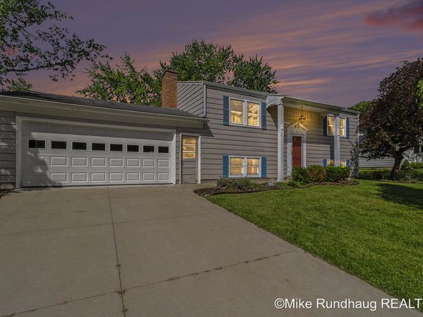 723 Marbury SE, Ada, MI 49301