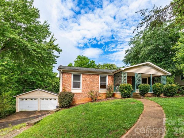 71 Cub Road , Asheville, NC 28806