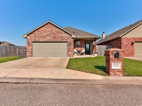 1113 Golden Leaf Drive, Moore, OK 73160