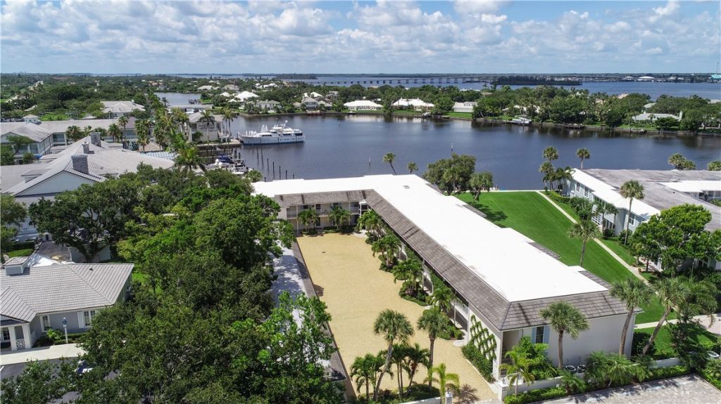600 Riomar Drive, Unit 16, Vero Beach, FL 32963 Photo