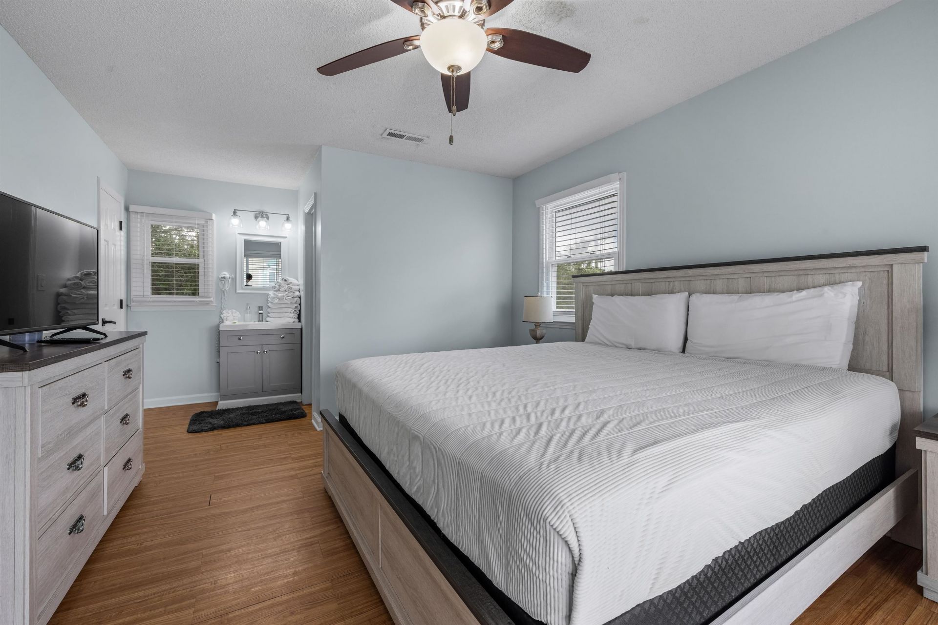 909 Perrin Dr.  Photo 14