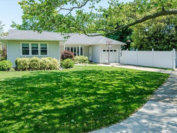 534 Allen Road, Woodmere, NY 11598
