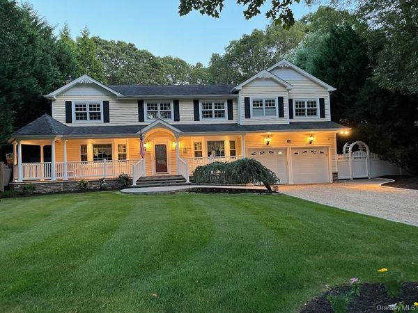 48 River Heights Drive , Smithtown, NY 11787