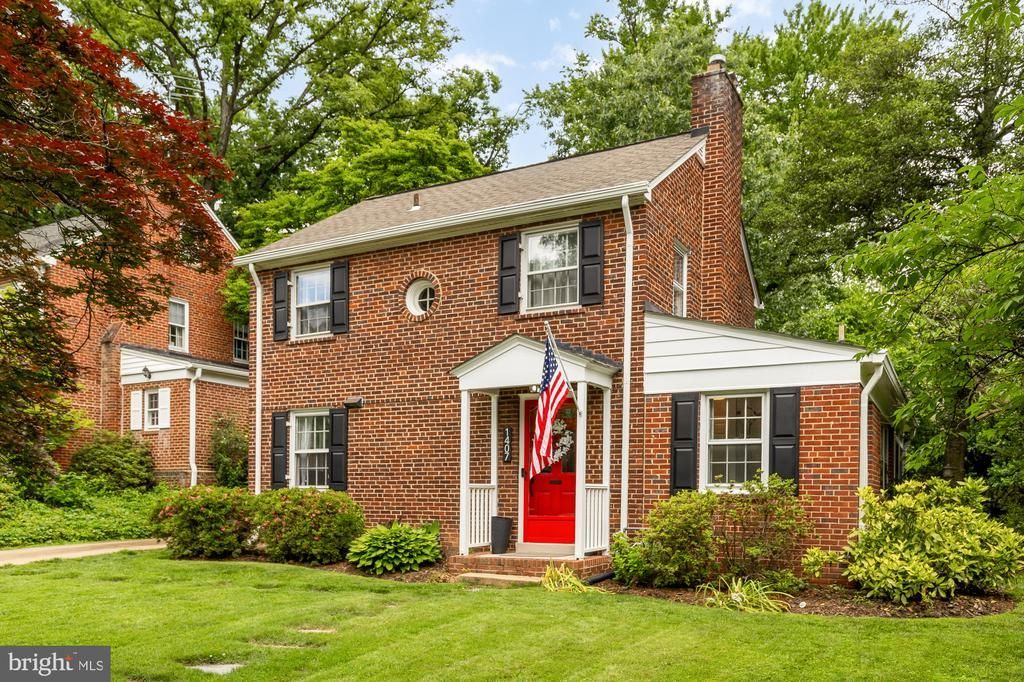 1407 N Inglewood Street, Arlington, VA 22205 Main Photo