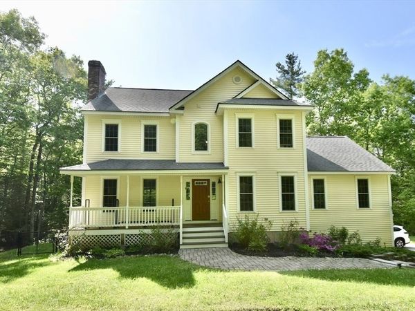 5 Eleanor La, Charlton, MA 01507