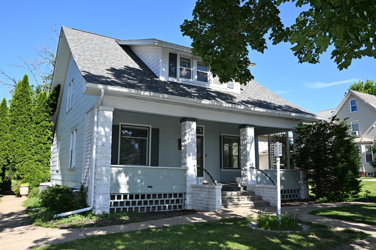 407 N Franklin Street, Roanoke, IL 61561 Main Photo