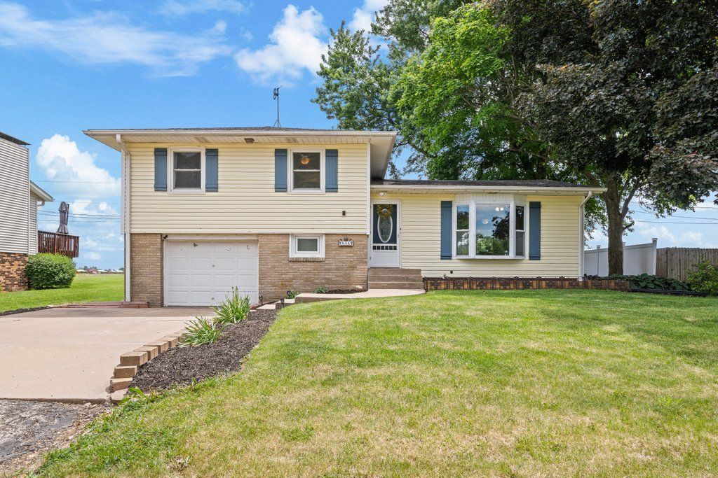 604 3rd Street , Sherrard, IL 61281