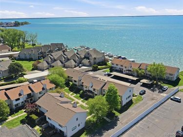 50656 Jefferson Avenue, New Baltimore, MI 48047