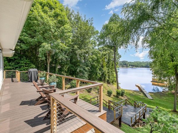 2845 Lakefront Drive , Belmont, NC 28012
