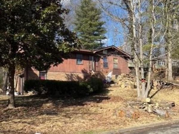 4702 Pebblebrook Circle NE, Cleveland, TN 37312