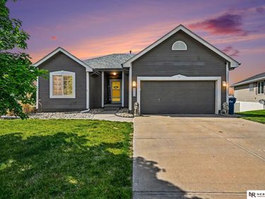 4618 Springview Drive , Papillion, NE 68133