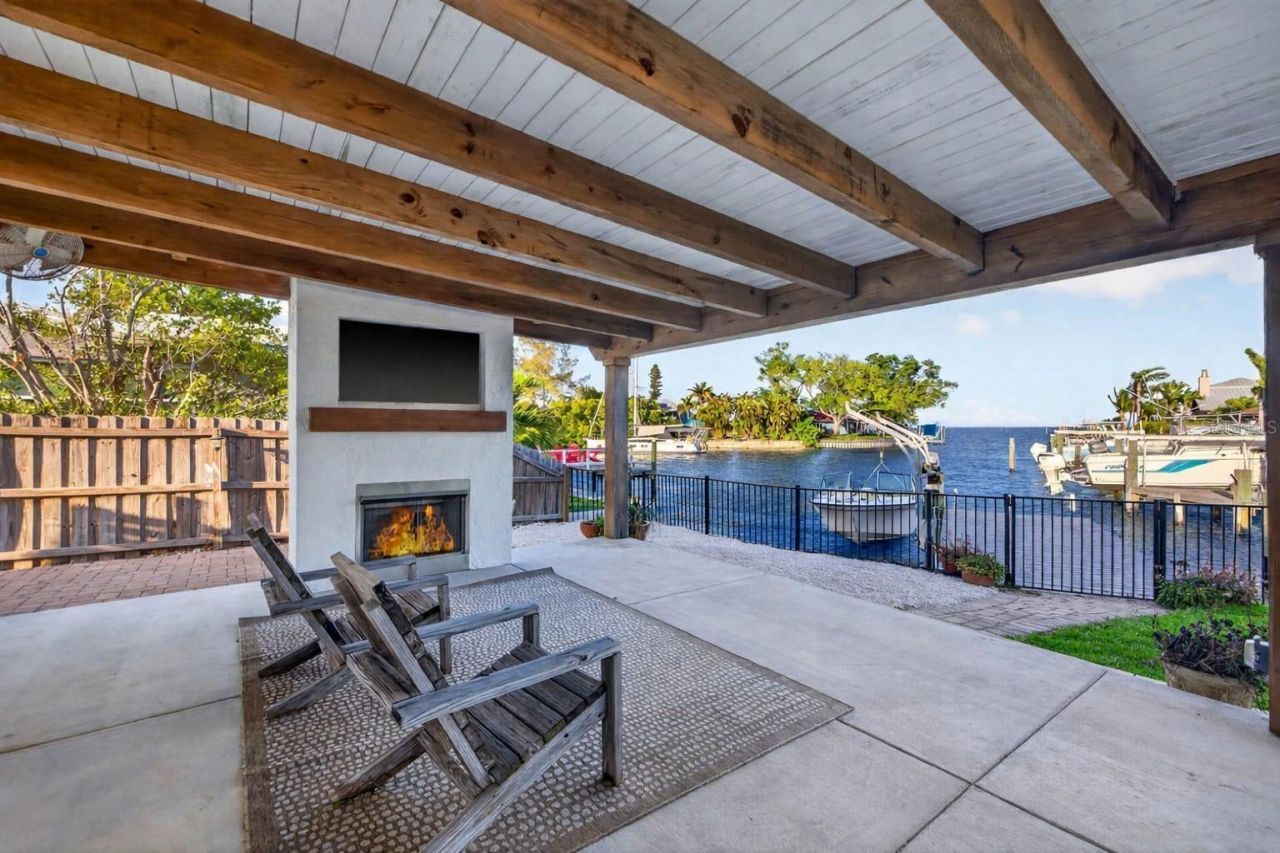 4200 Beach Drive Se, Saint Petersburg, FL 33705 Photo