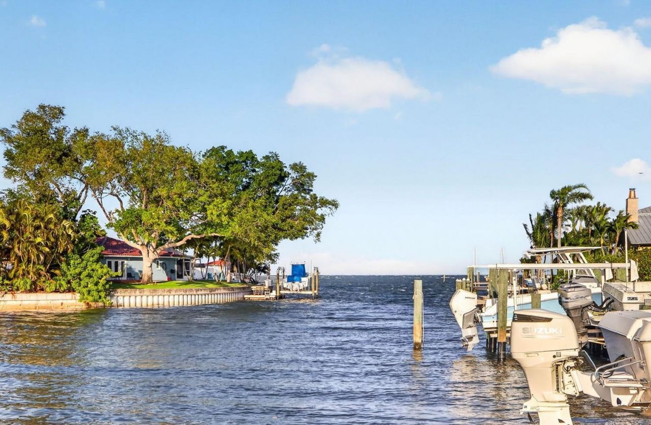 4200 Beach Drive Se, Saint Petersburg, FL 33705 Photo