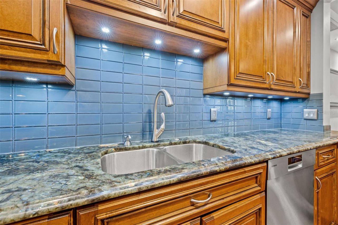 300 Beach Drive Ne, Unit 305, Saint Petersburg, FL 33701 Photo