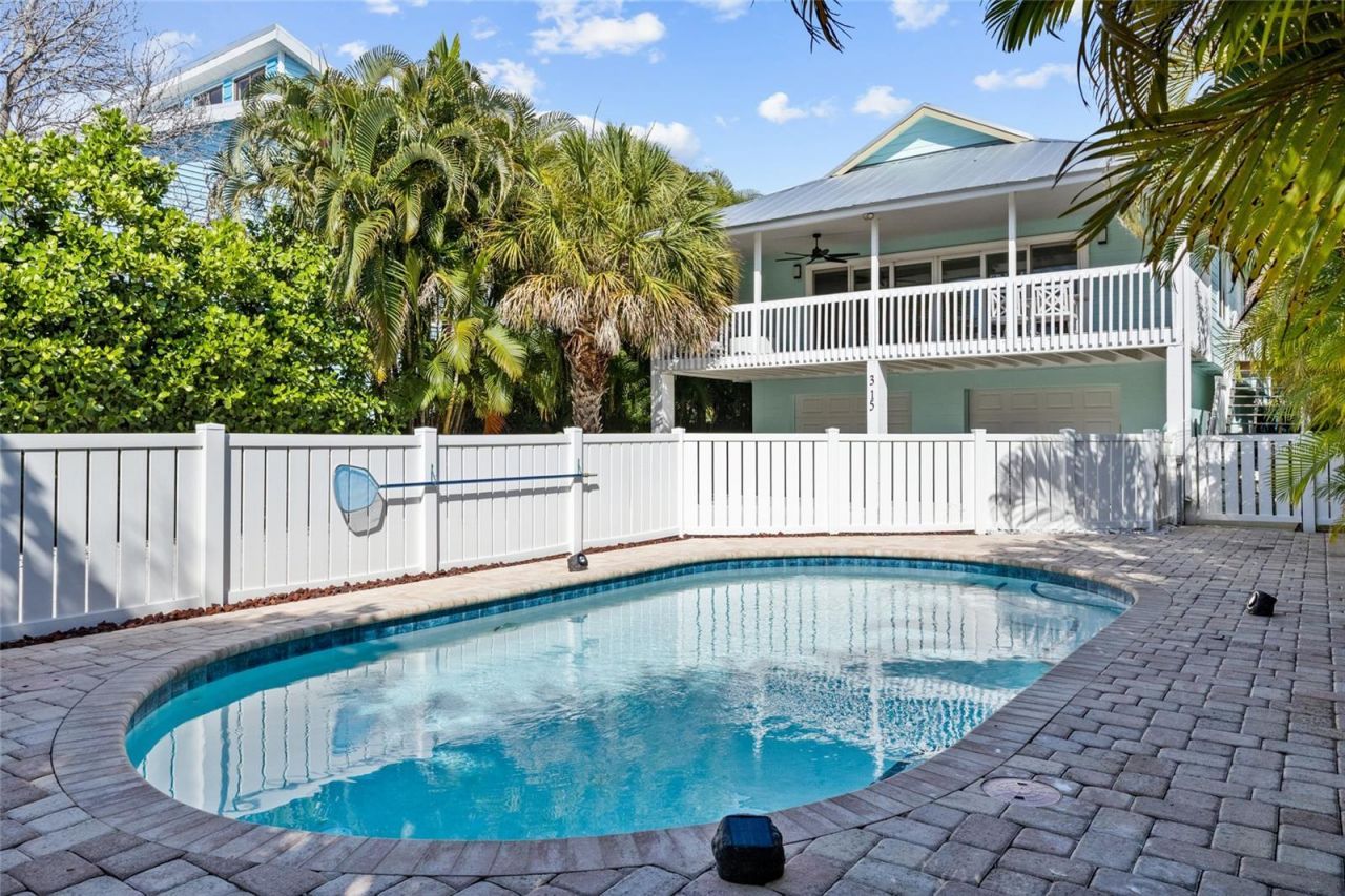 315 Spring Avenue, Anna Maria, FL 34216 Photo