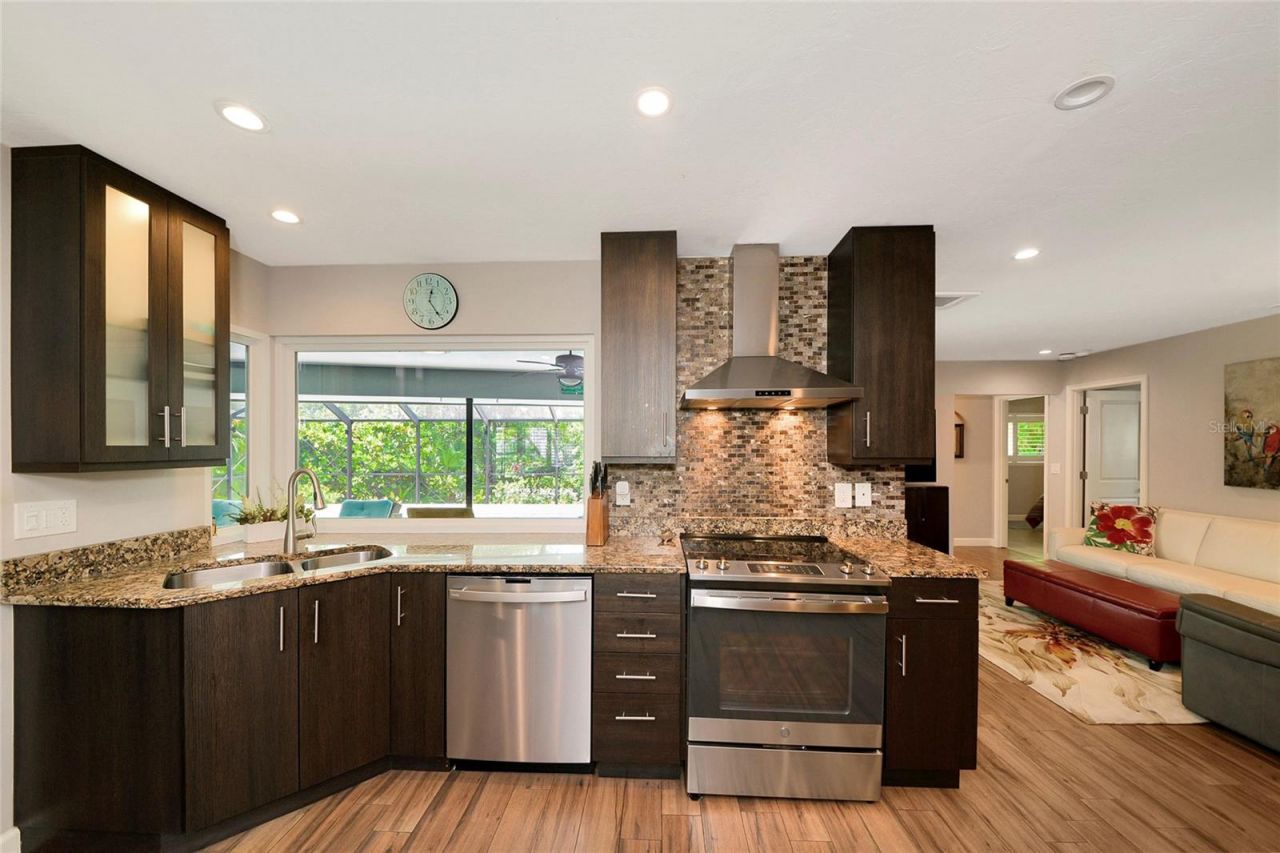 157 Lookout Point Drive, Osprey, FL 34229 Photo