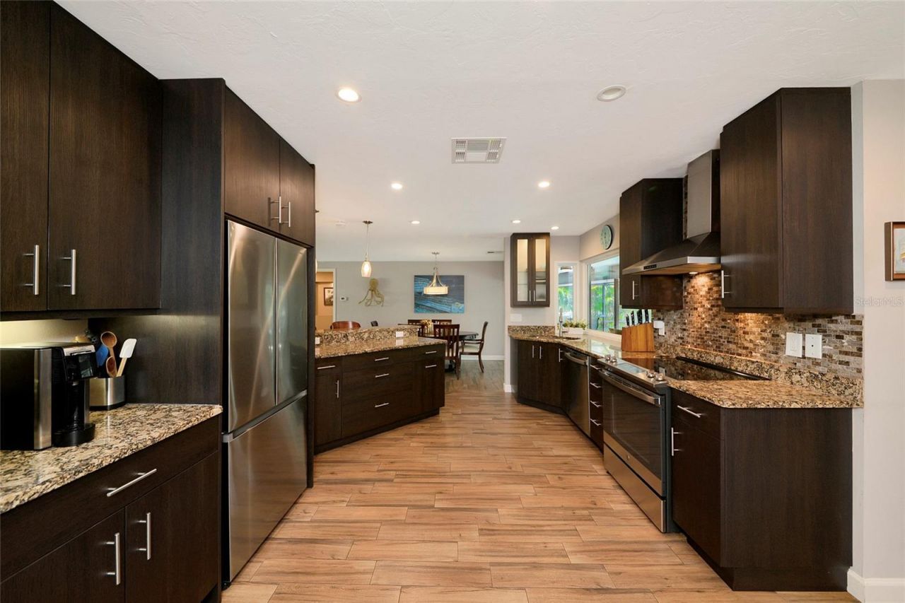 157 Lookout Point Drive, Osprey, FL 34229 Photo