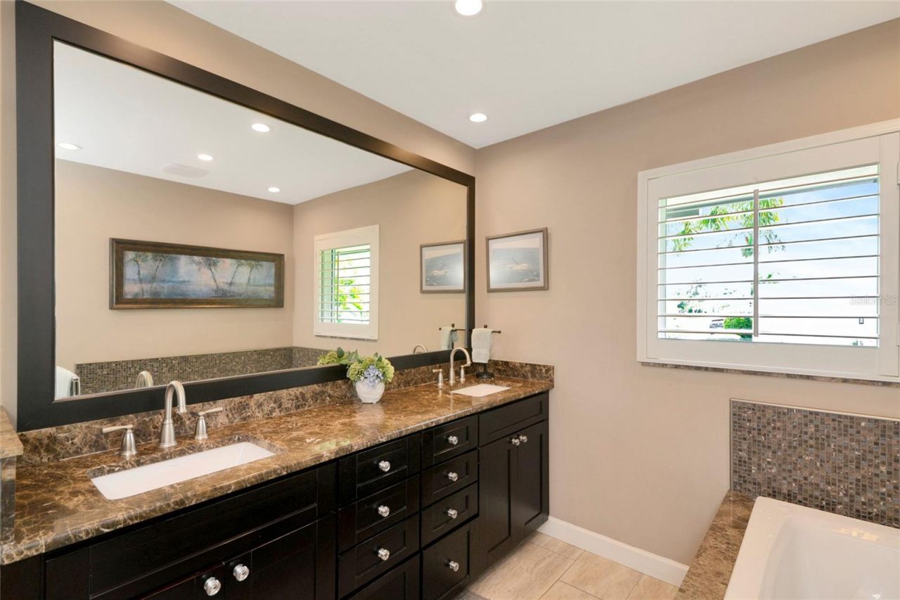 157 Lookout Point Drive, Osprey, FL 34229 Photo