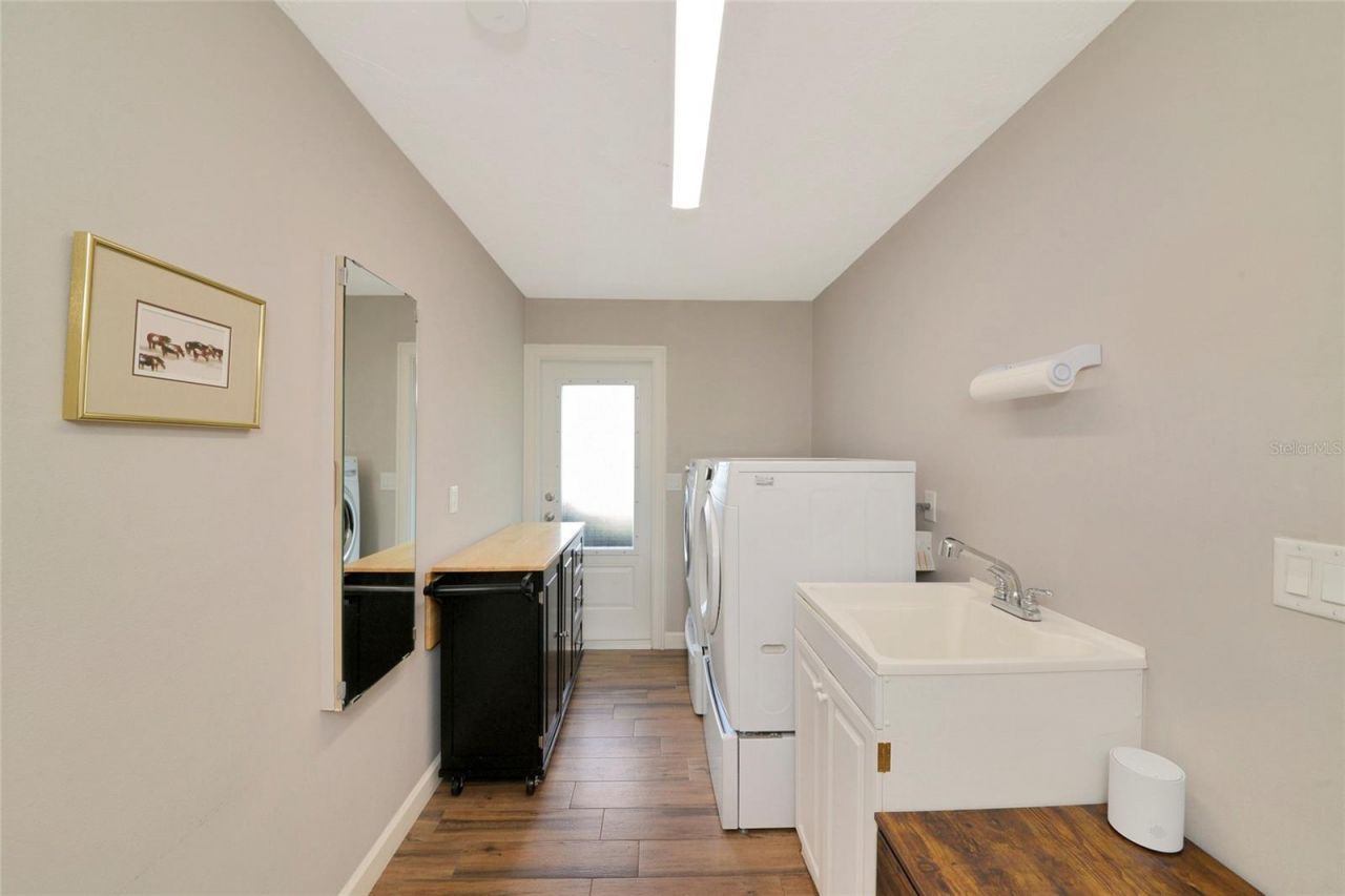 157 Lookout Point Drive, Osprey, FL 34229 Photo