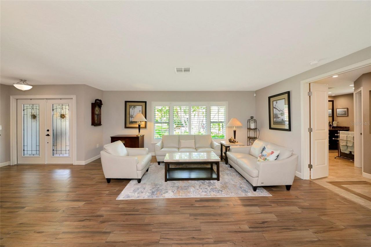 157 Lookout Point Drive, Osprey, FL 34229 Photo
