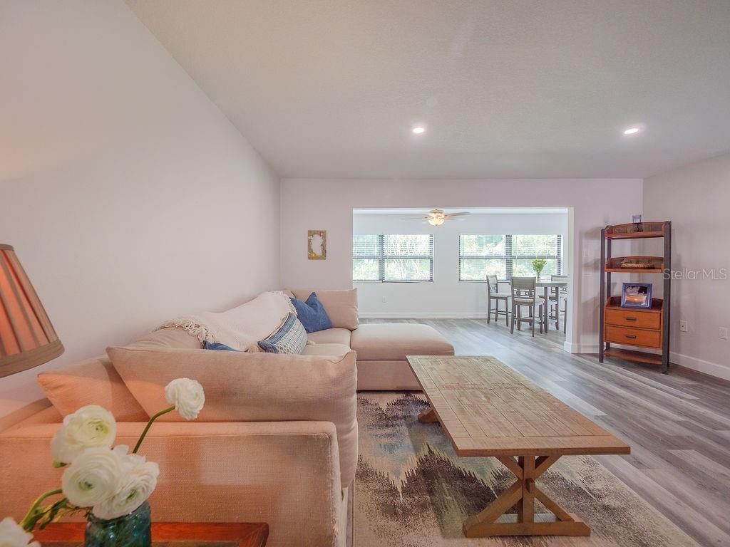 193 Pineneedle Drive, Bradenton, FL 34210 Photo