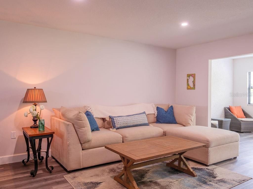 193 Pineneedle Drive, Bradenton, FL 34210 Photo