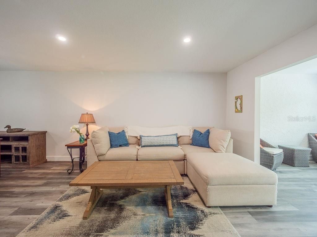 193 Pineneedle Drive, Bradenton, FL 34210 Photo