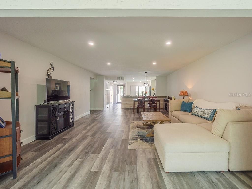 193 Pineneedle Drive, Bradenton, FL 34210 Photo
