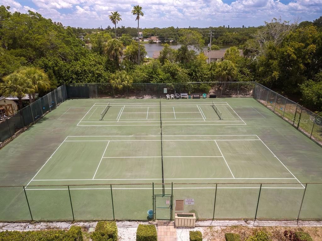 193 Pineneedle Drive, Bradenton, FL 34210 Photo