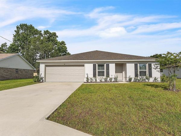 22 ROUND TREE DRIVE , PALM COAST, FL 32164