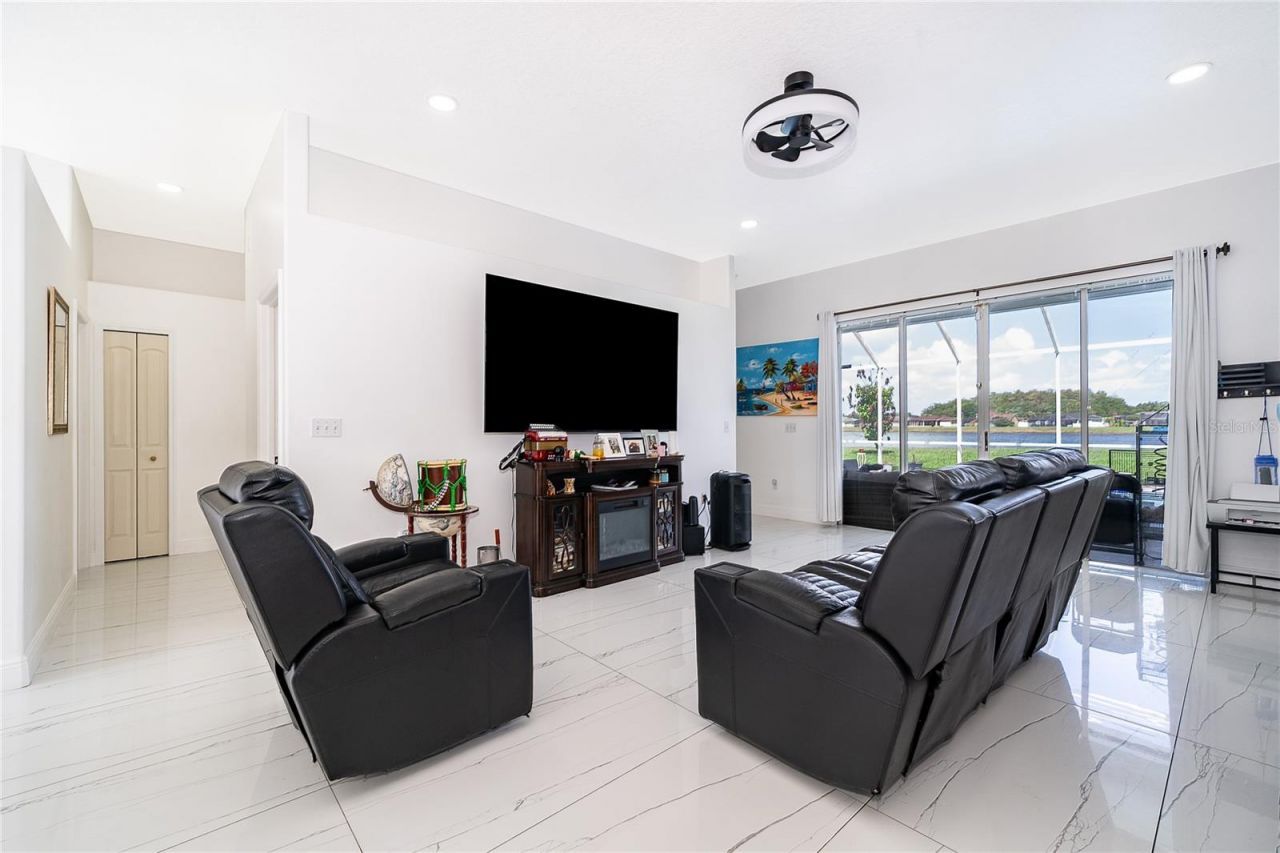 2654 Hawthorne Lane, Kissimmee, FL 34743 Photo