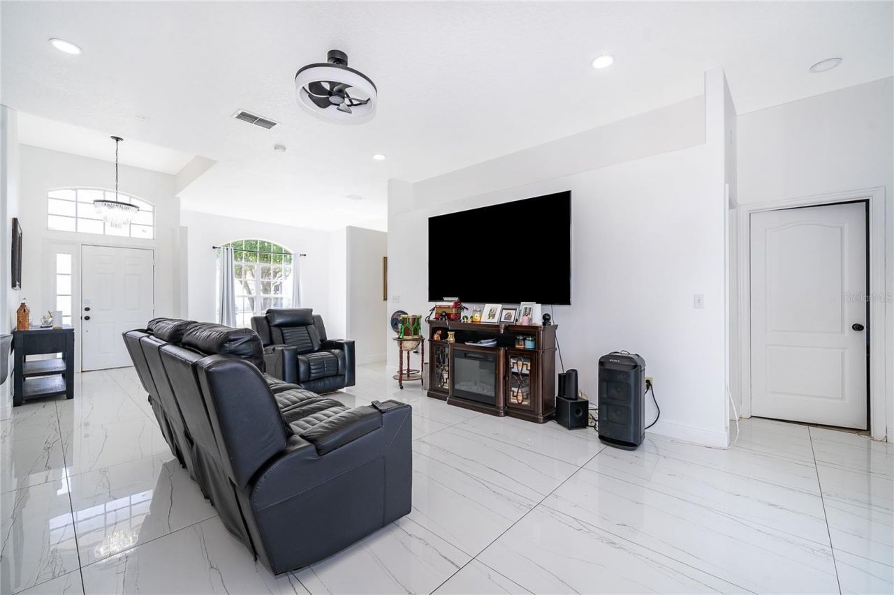 2654 Hawthorne Lane, Kissimmee, FL 34743 Photo