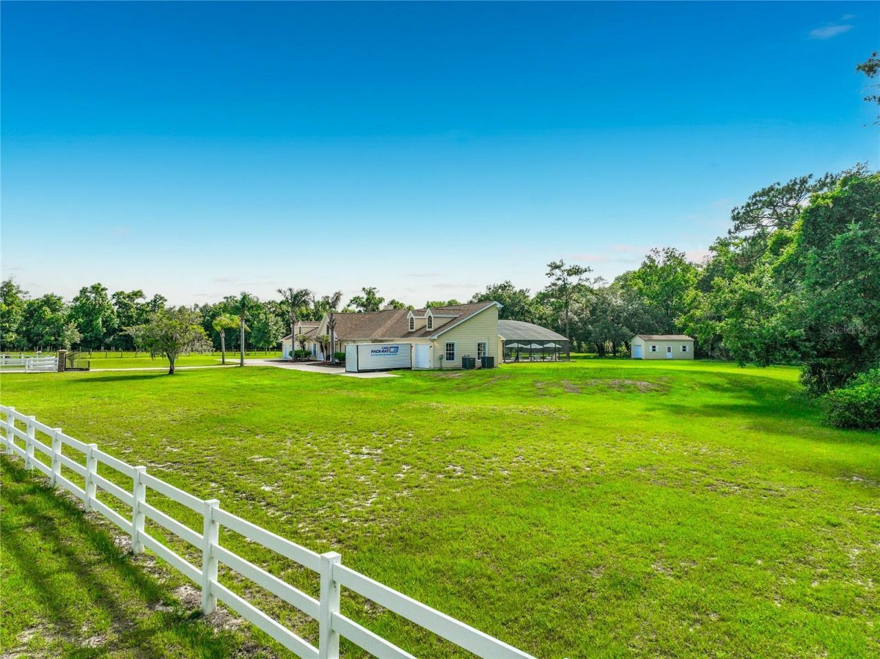 2300 Pine Meadows Place, Chuluota, FL 32766 Photo