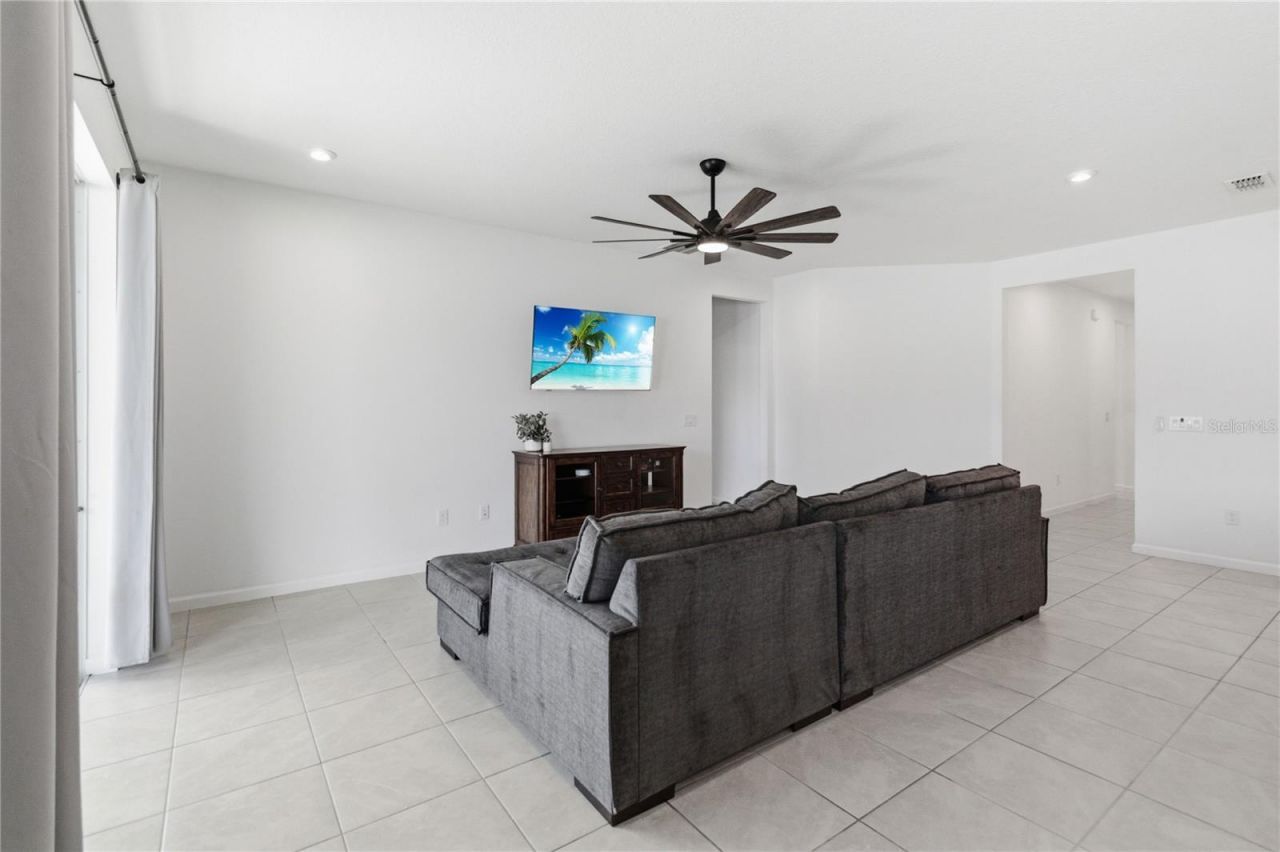 905 Honey Petal Lane, Deland, FL 32720 Photo