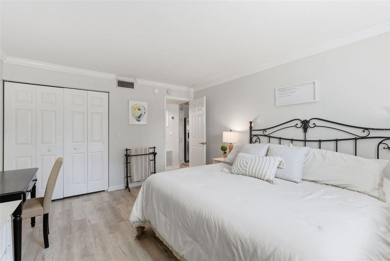 5800 Hollywood Boulevard, Unit 214, Sarasota, FL 34231 Photo