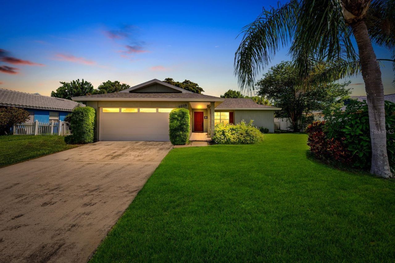 6609 13th Avenue Drive W, Bradenton, FL 34209 Photo
