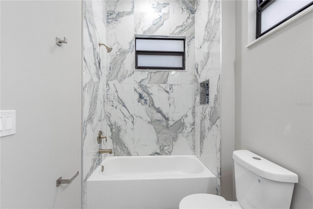 7015 N Central Avenue, Unit D, Tampa, FL 33604 Photo
