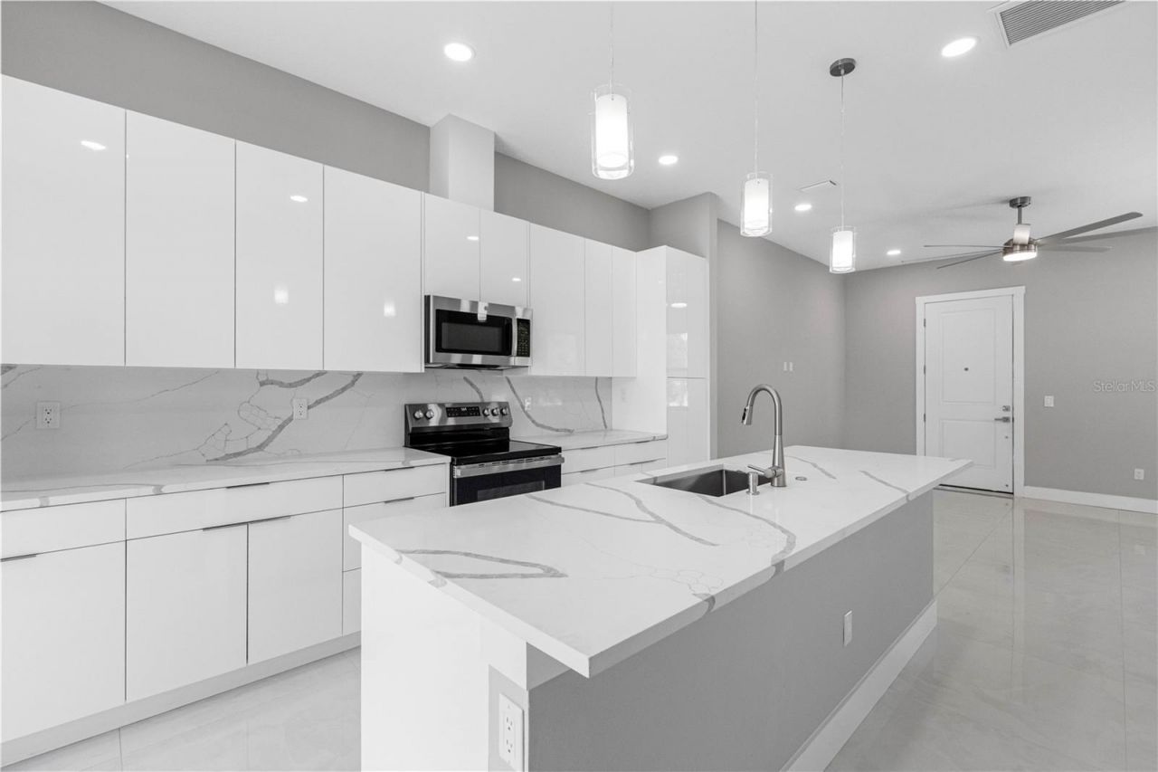 7015 N Central Avenue, Unit D, Tampa, FL 33604 Photo