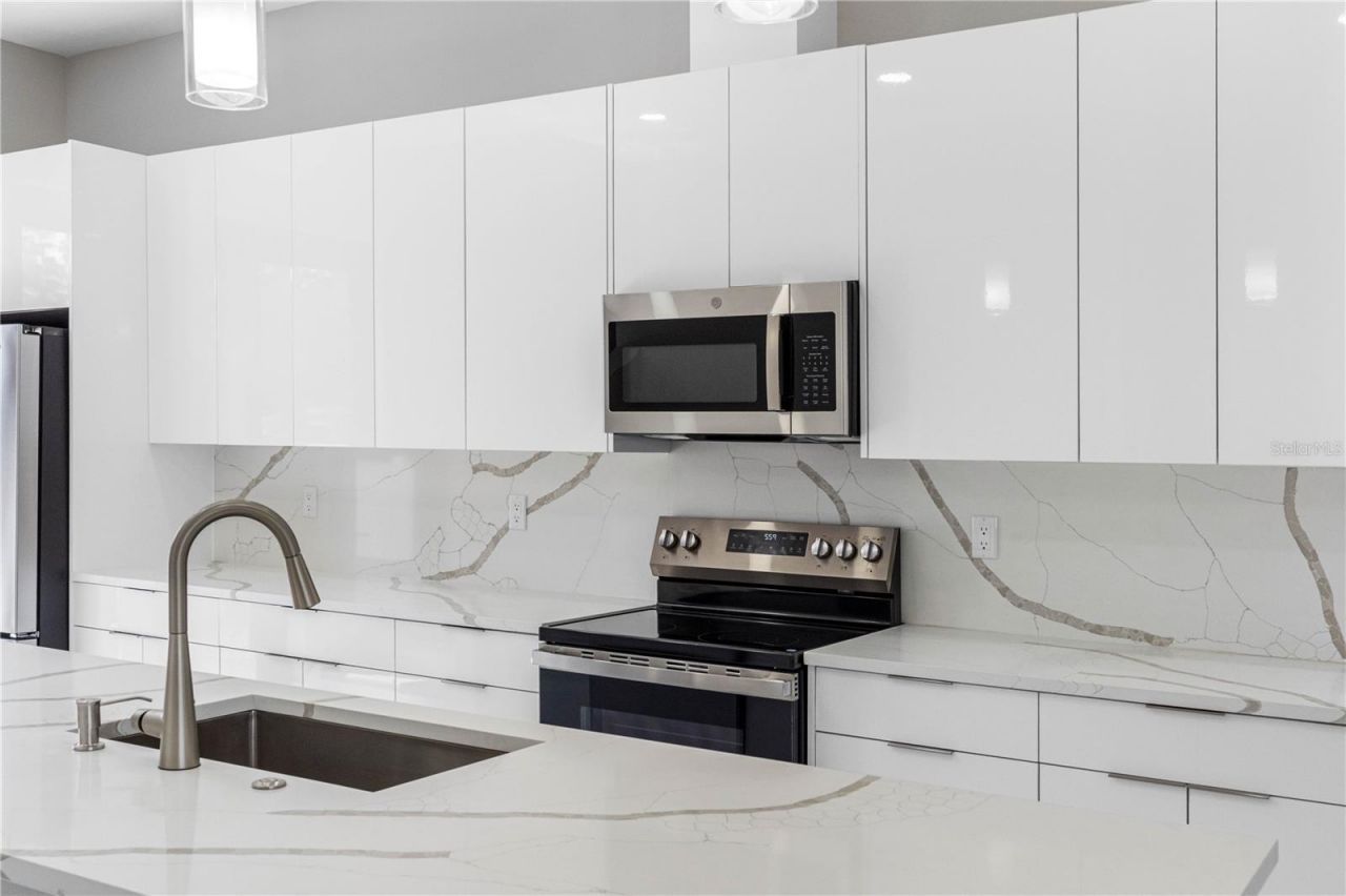 7015 N Central Avenue, Unit D, Tampa, FL 33604 Photo