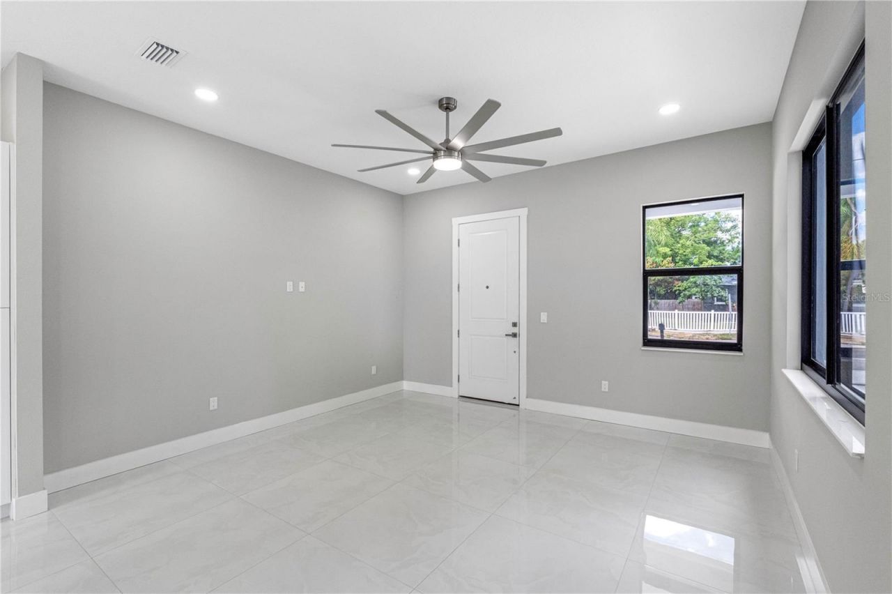 7015 N Central Avenue, Unit D, Tampa, FL 33604 Photo