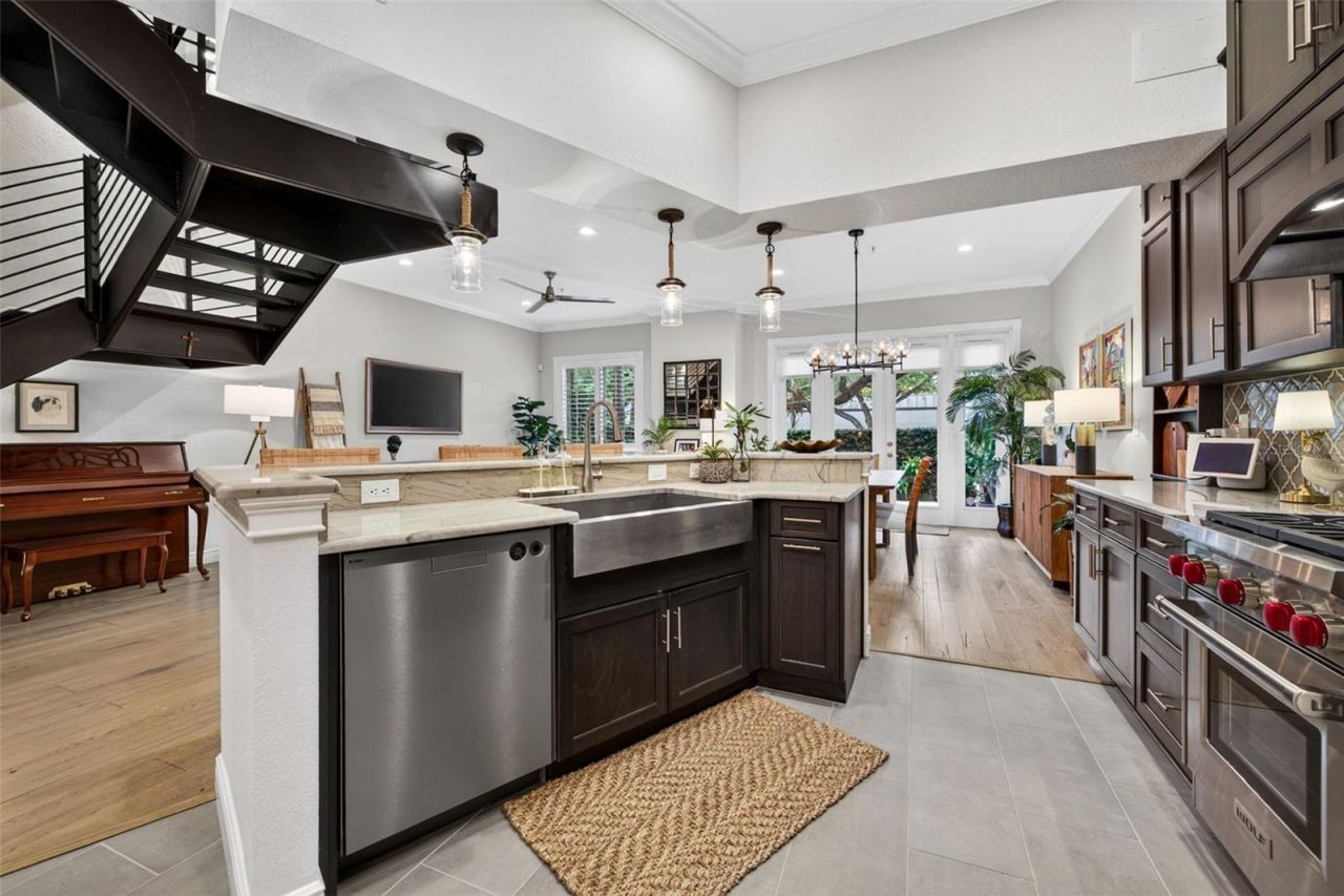 4907 Bayshore Boulevard, Unit 109, Tampa, FL 33611 Photo