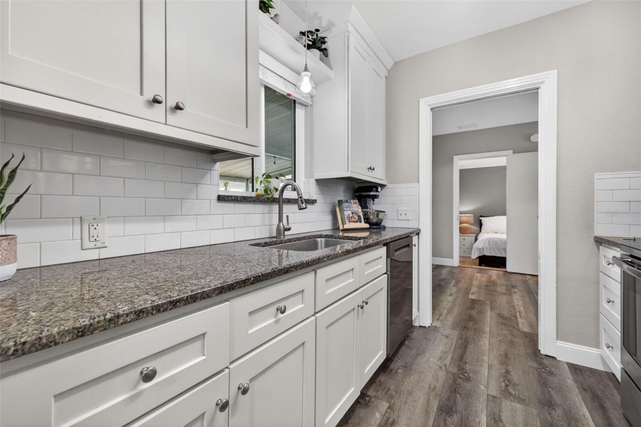 642 38th Avenue Ne, Saint Petersburg, FL 33704 Photo