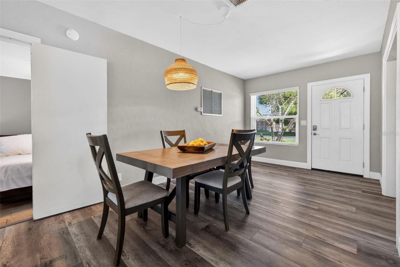 642 38th Avenue Ne, Saint Petersburg, FL 33704 Photo