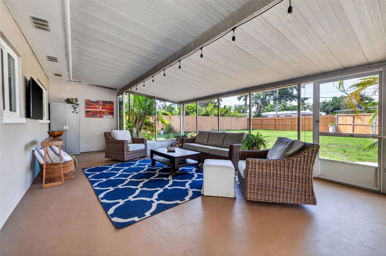642 38th Avenue Ne, Saint Petersburg, FL 33704 Photo