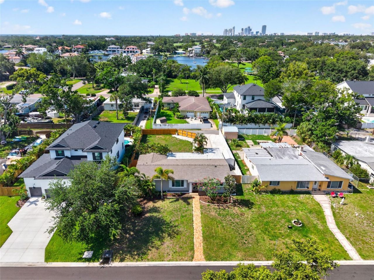 642 38th Avenue Ne, Saint Petersburg, FL 33704 Photo