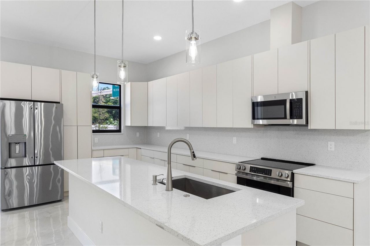 7015 N Central Avenue, Unit C, Tampa, FL 33604 Photo