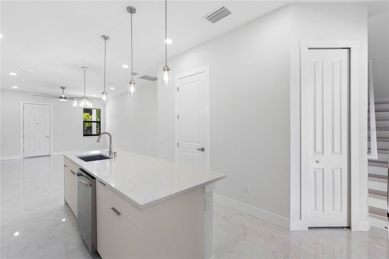 7015 N Central Avenue, Unit C, Tampa, FL 33604 Photo