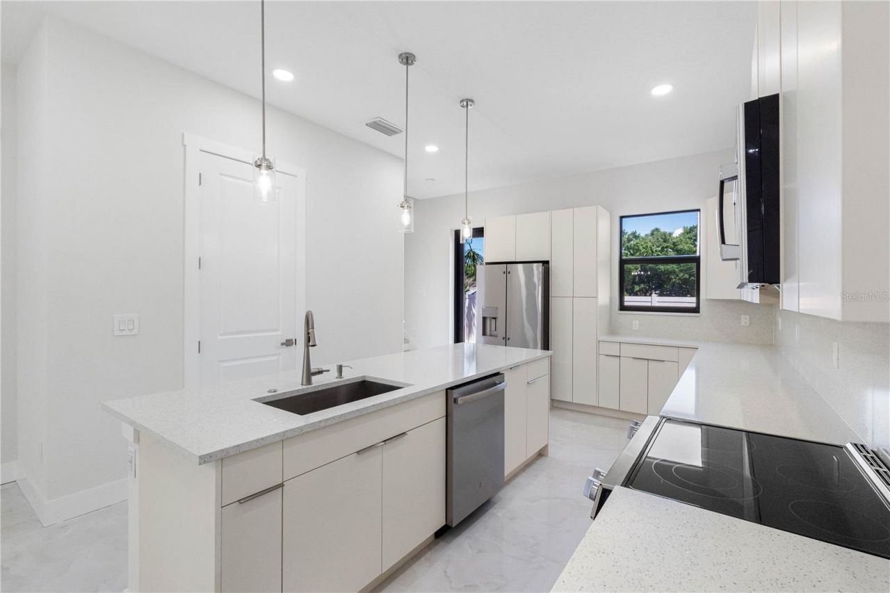 7015 N Central Avenue, Unit C, Tampa, FL 33604 Photo
